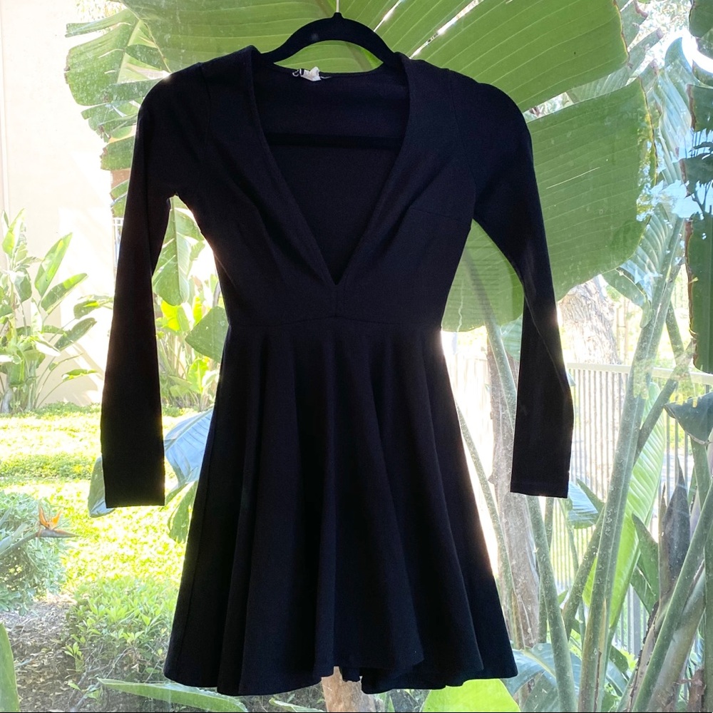 Cleo Apparel Skater low V dress